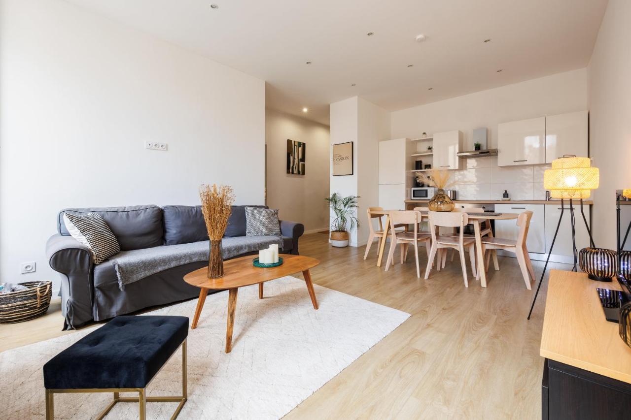 15 Minutes Du Vieux Port, Confort Et Espace Au Calme Du Palais Longchamp Appartement